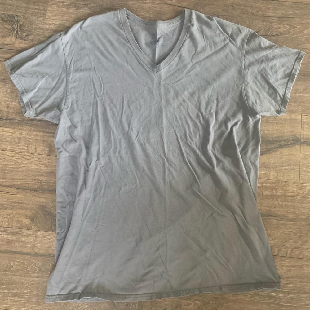 Fruit of the Loom Mens V-Neck Tshirt Size XL